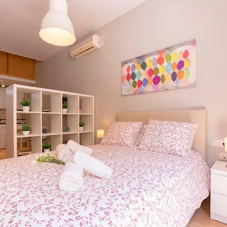 -malagasunapts- Vibrant Historic Centre Malaga
