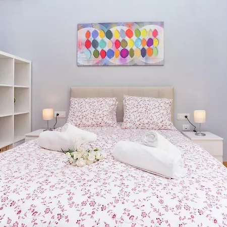 -malagasunapts- Vibrant Historic Centre * Malaga