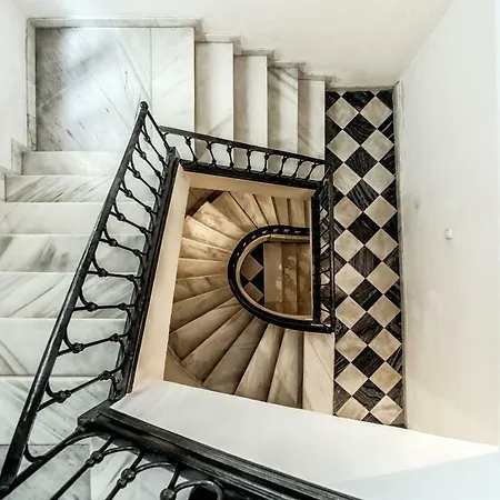 -malagasunapts- Vibrant Historic Centre Malaga